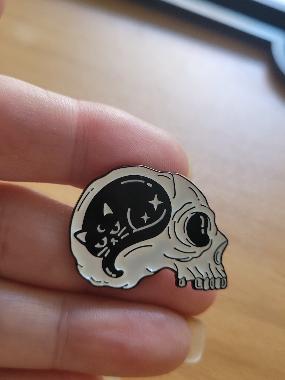 🍁NEW🍁Black & White Skull Cat Enamel Brooch - Women Jewelry Brooches